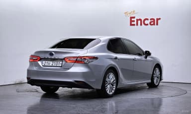 Camry (XV70)