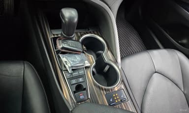 Camry (XV70)