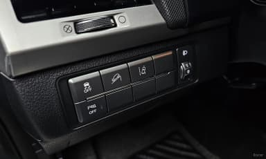 Rexton Sports Khan