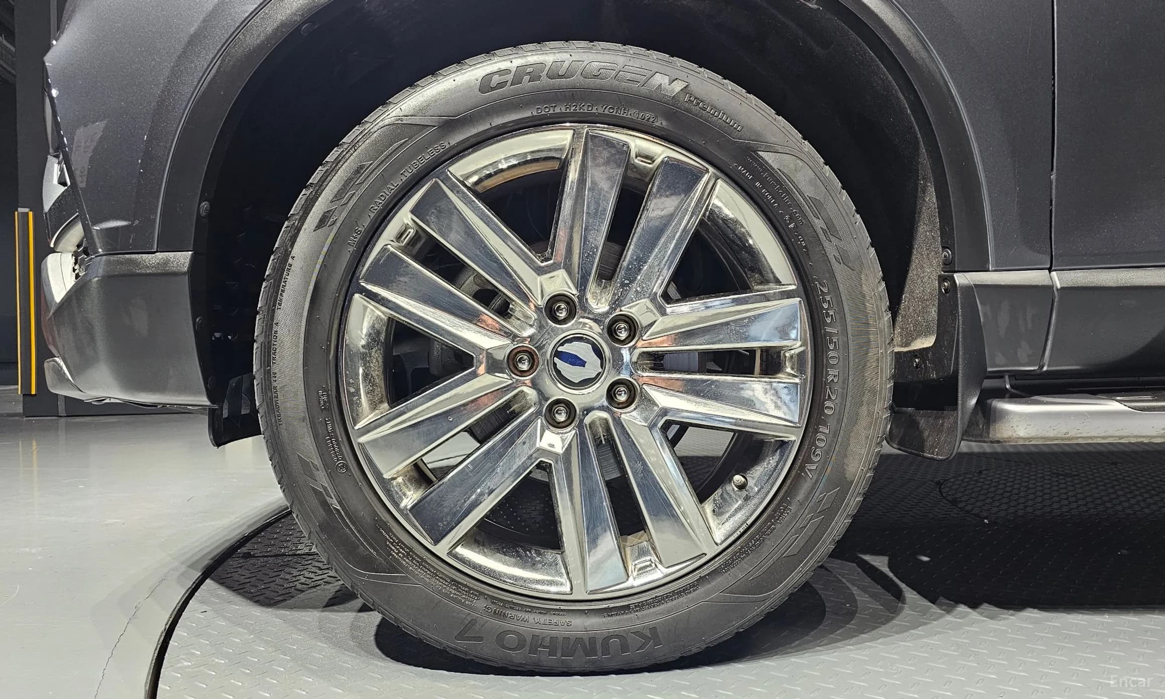 Rexton Sports Khan