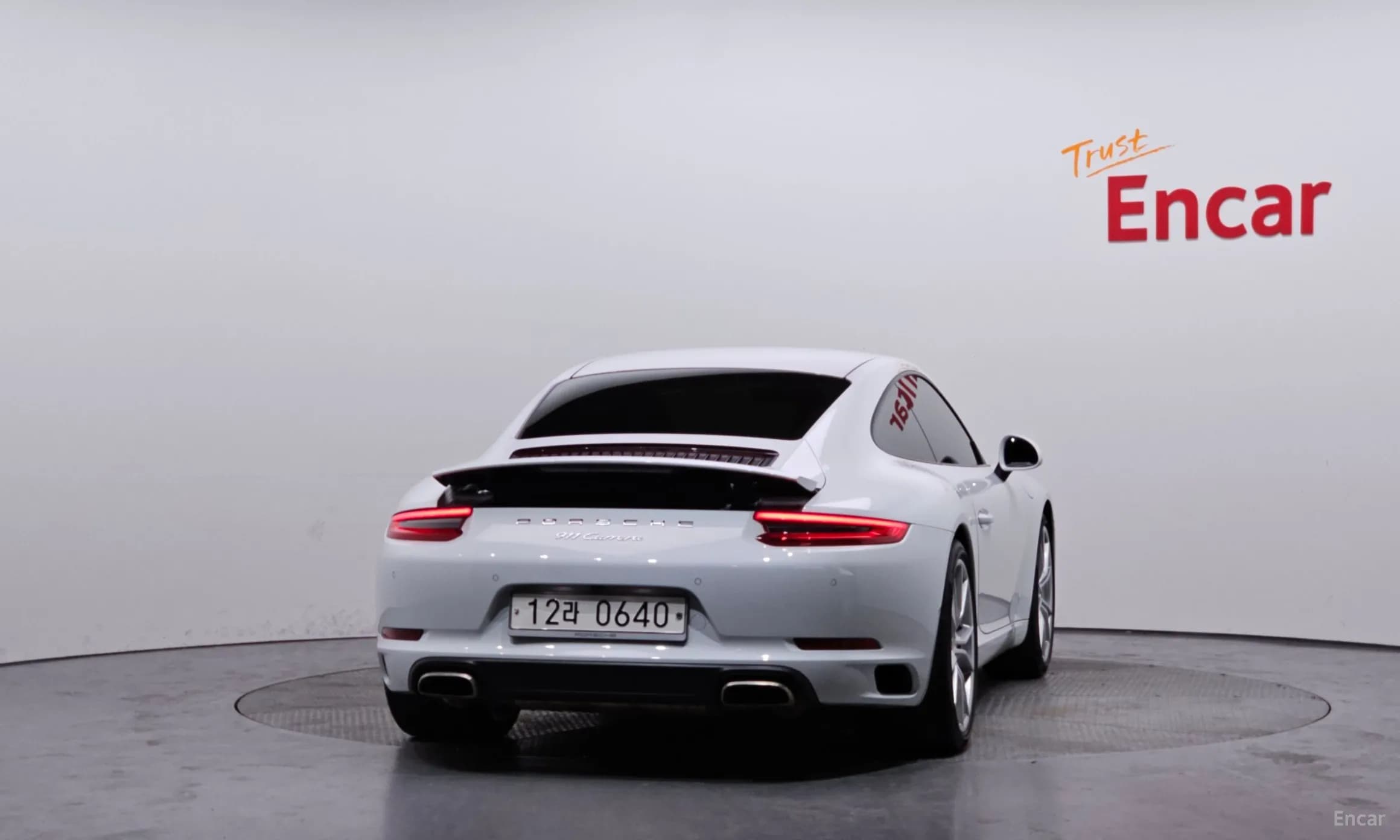910