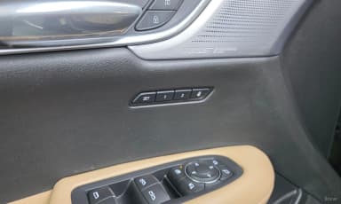 XT6