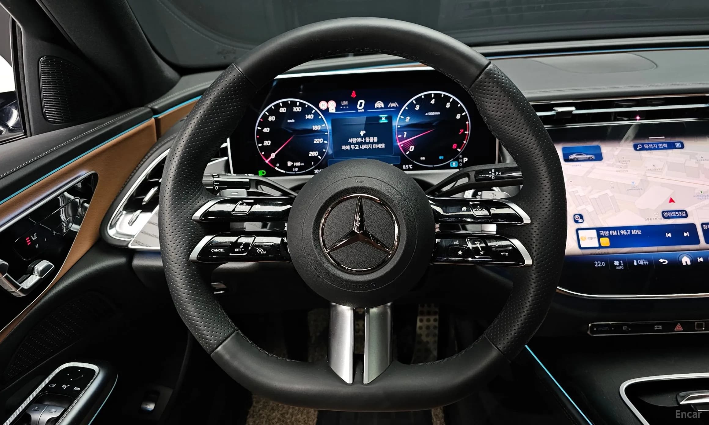 E-Class W214