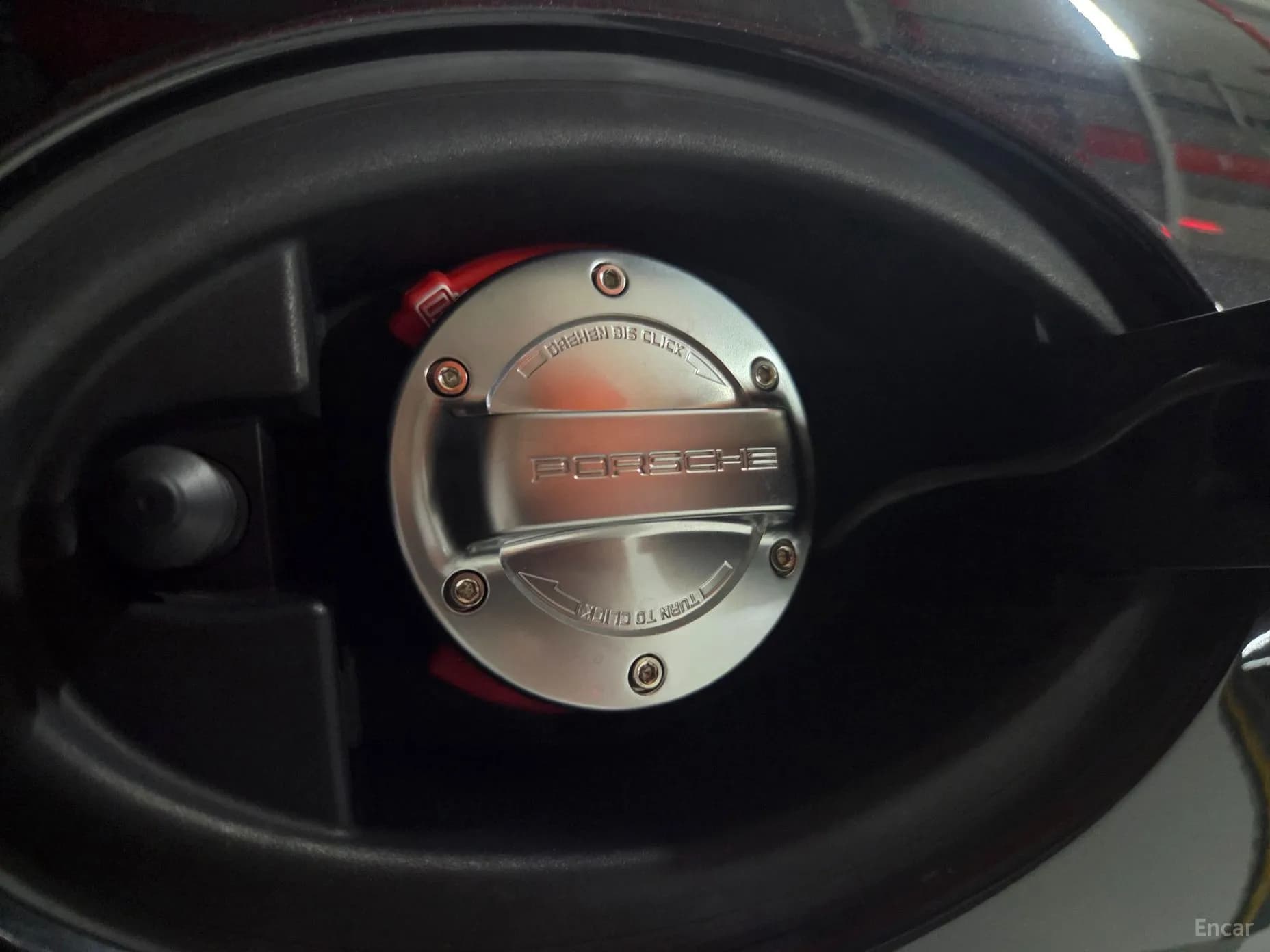 910