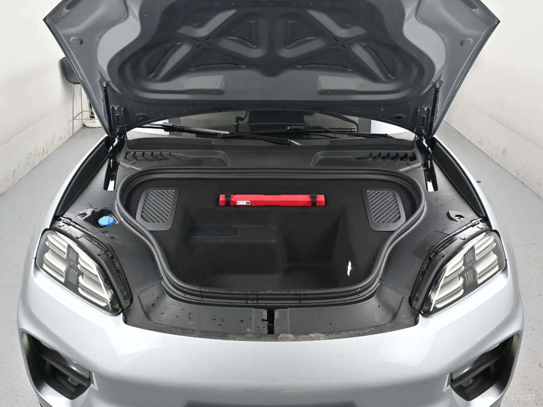 Macan EV