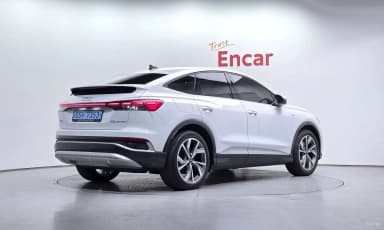 Q4 e-tron (F4)