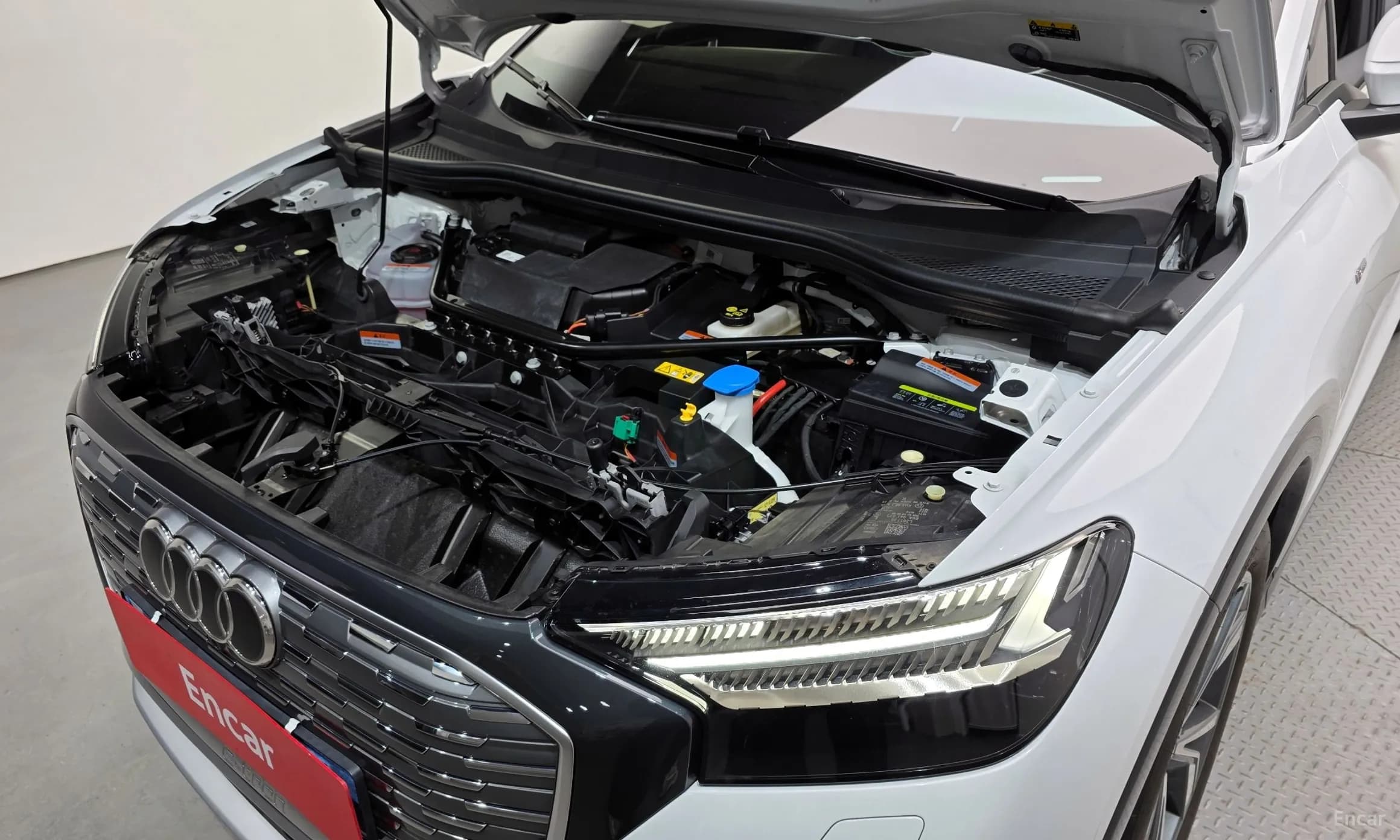 Q4 e-tron (F4)