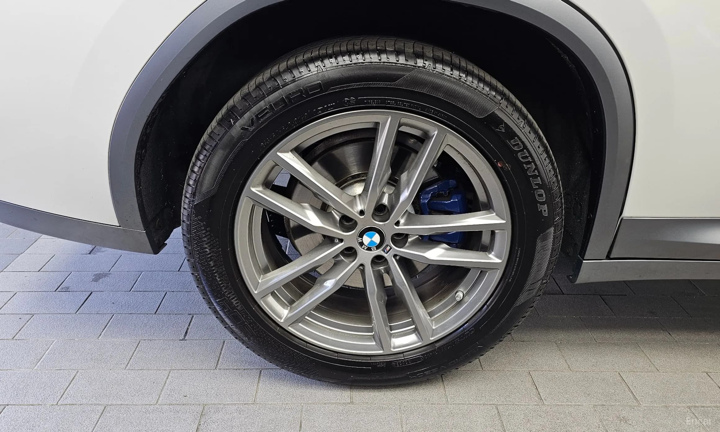 X4 (G02)