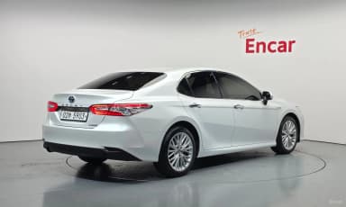 Camry (XV70)