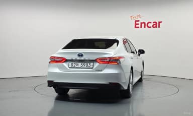 Camry (XV70)