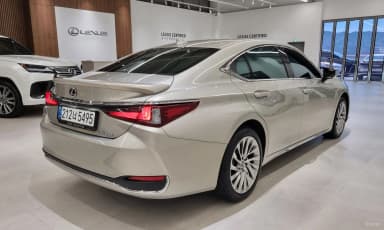 ES300h 7th Generation