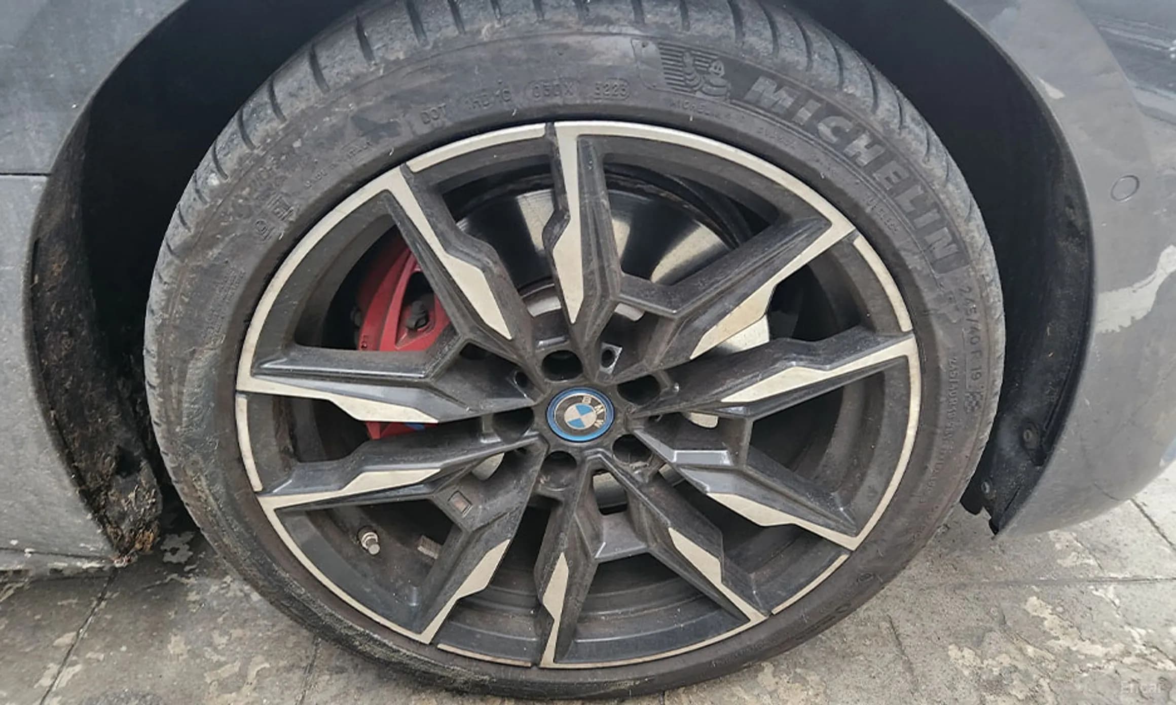 i4