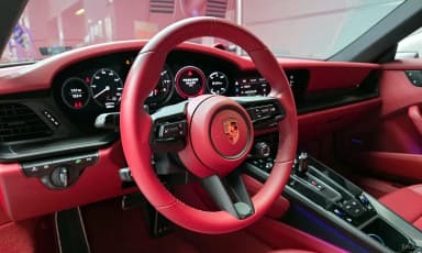911 (992)