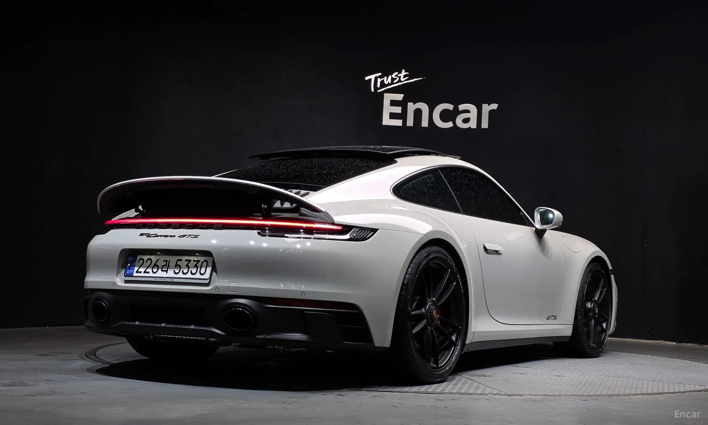 911 (992)