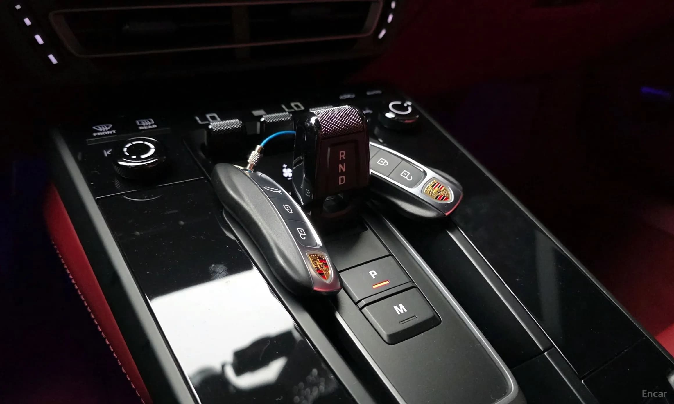 911 (992)