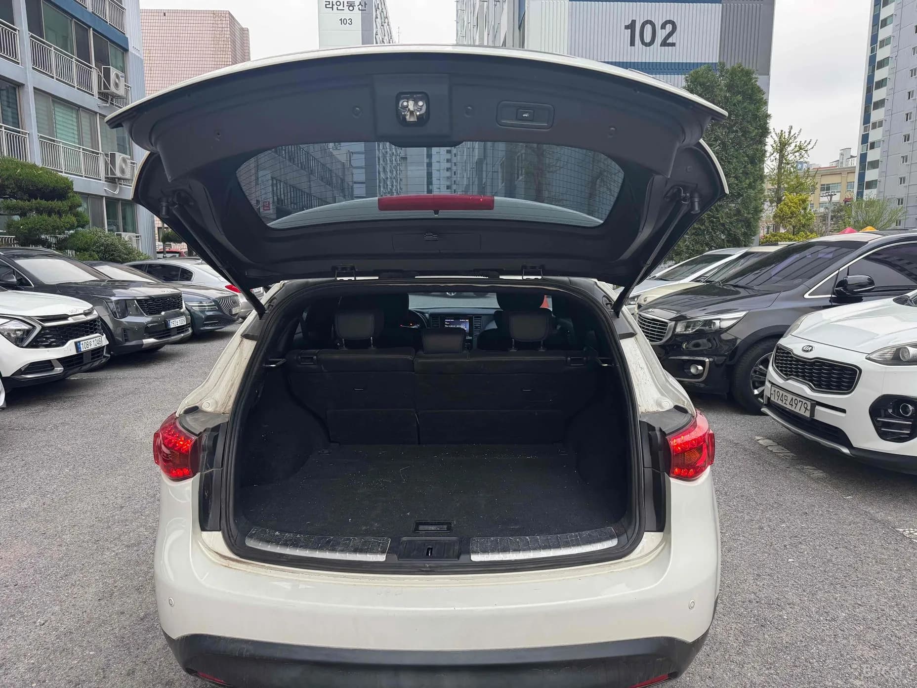 QX70