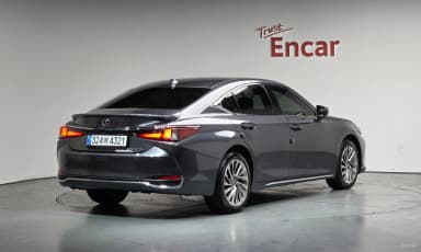 ES300h 7th Generation