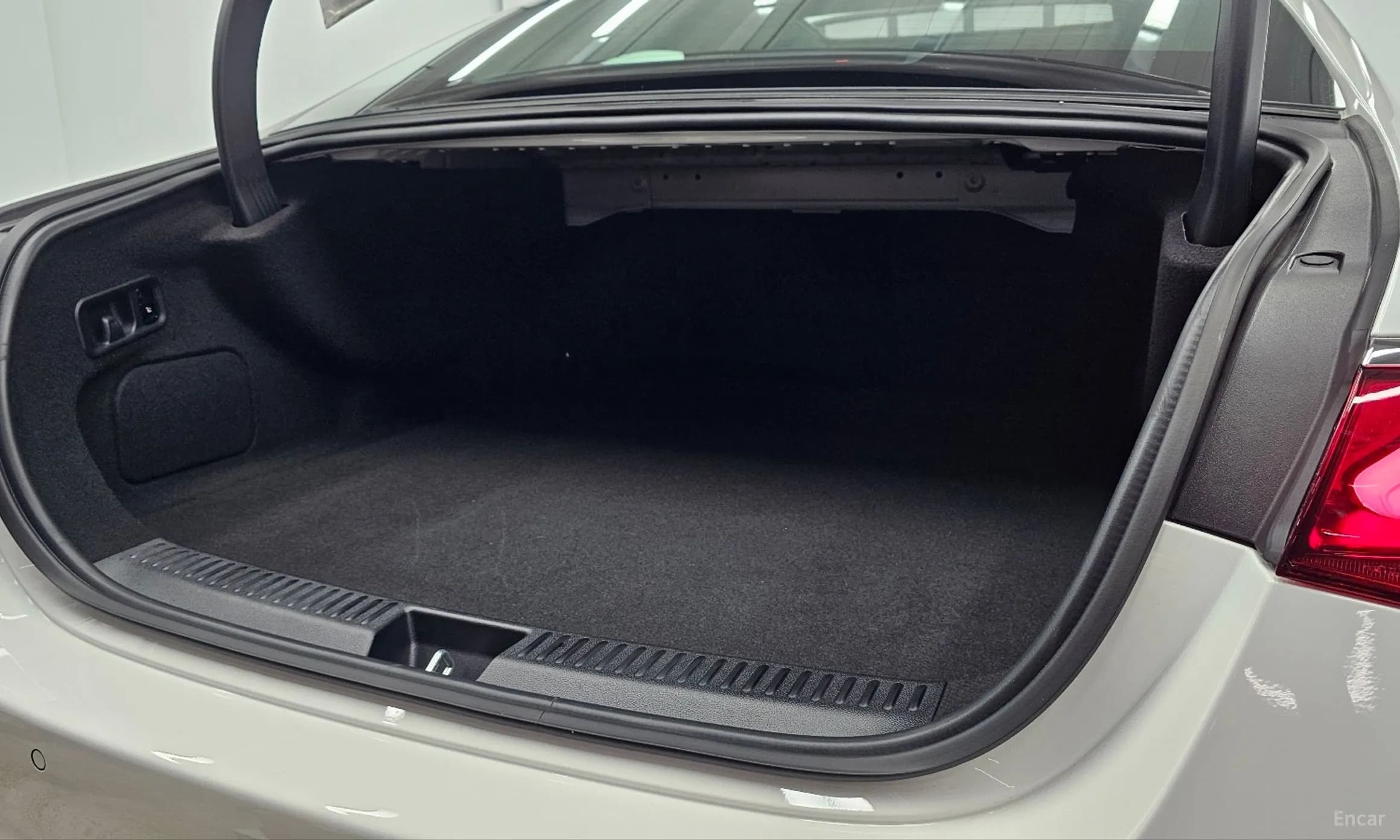 E-Class W214
