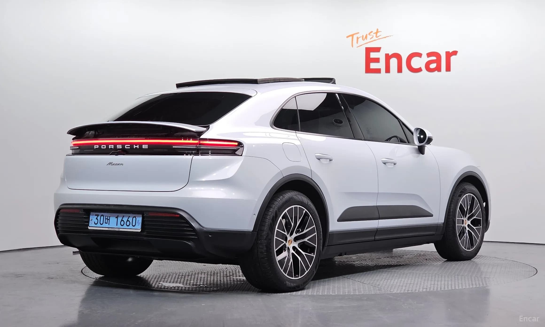 Macan EV