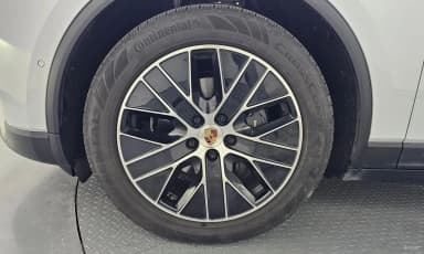 Macan EV