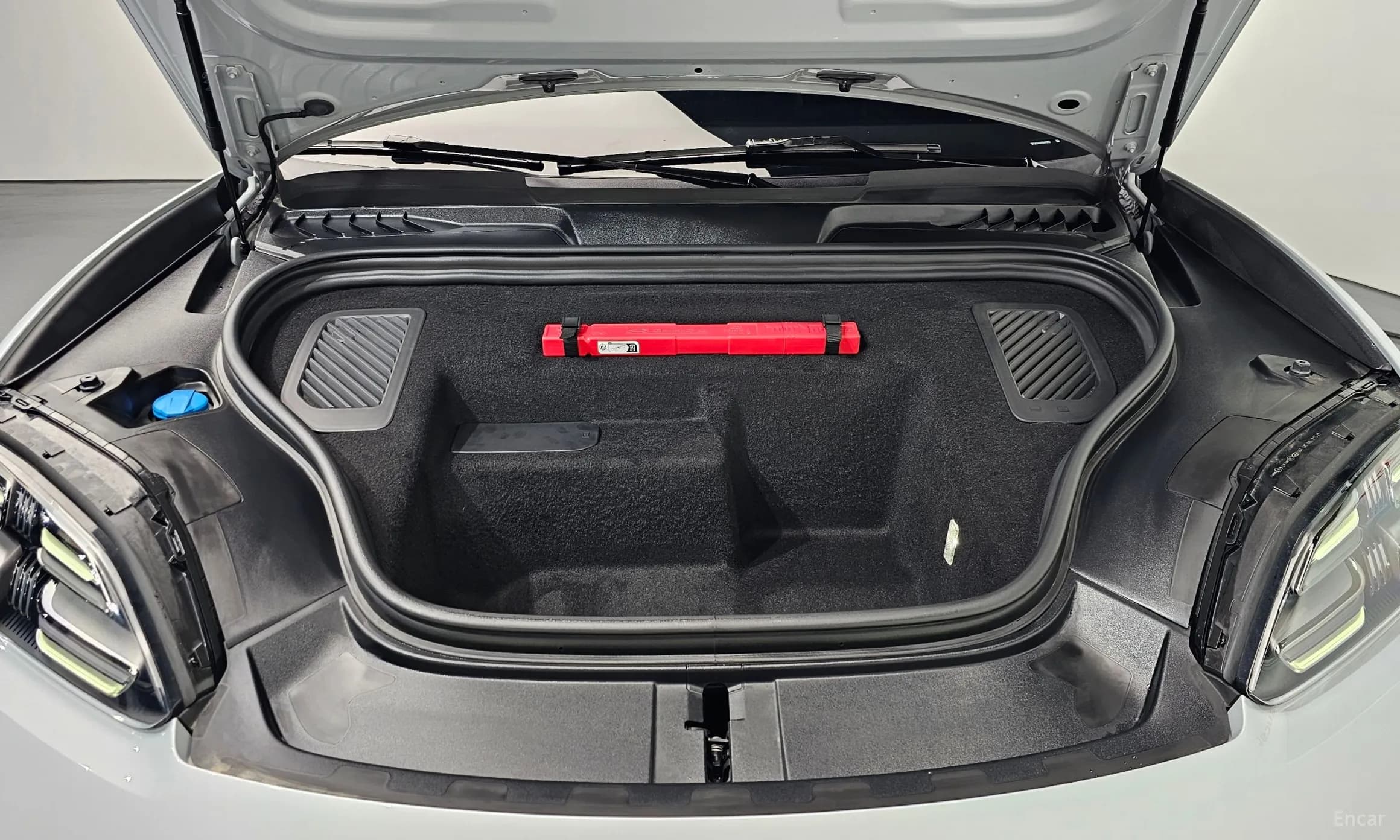 Macan EV