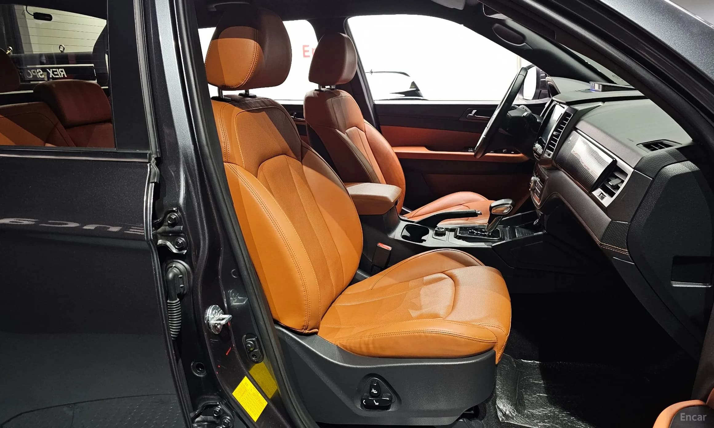 Rexton Sports Khan