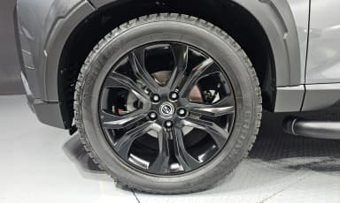 Rexton Sports Khan
