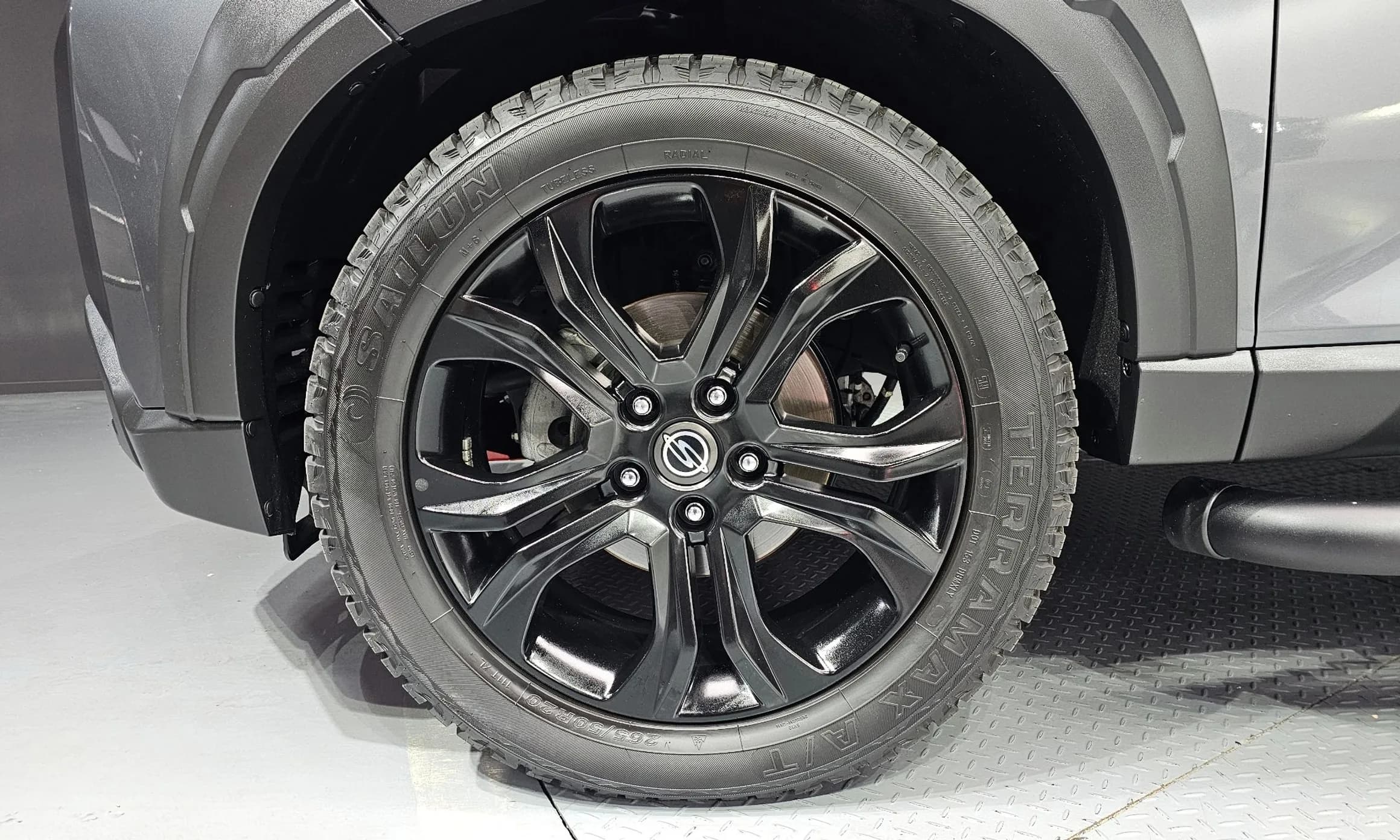 Rexton Sports Khan
