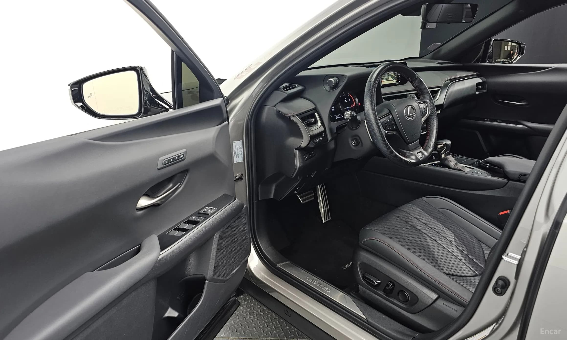 UX250h