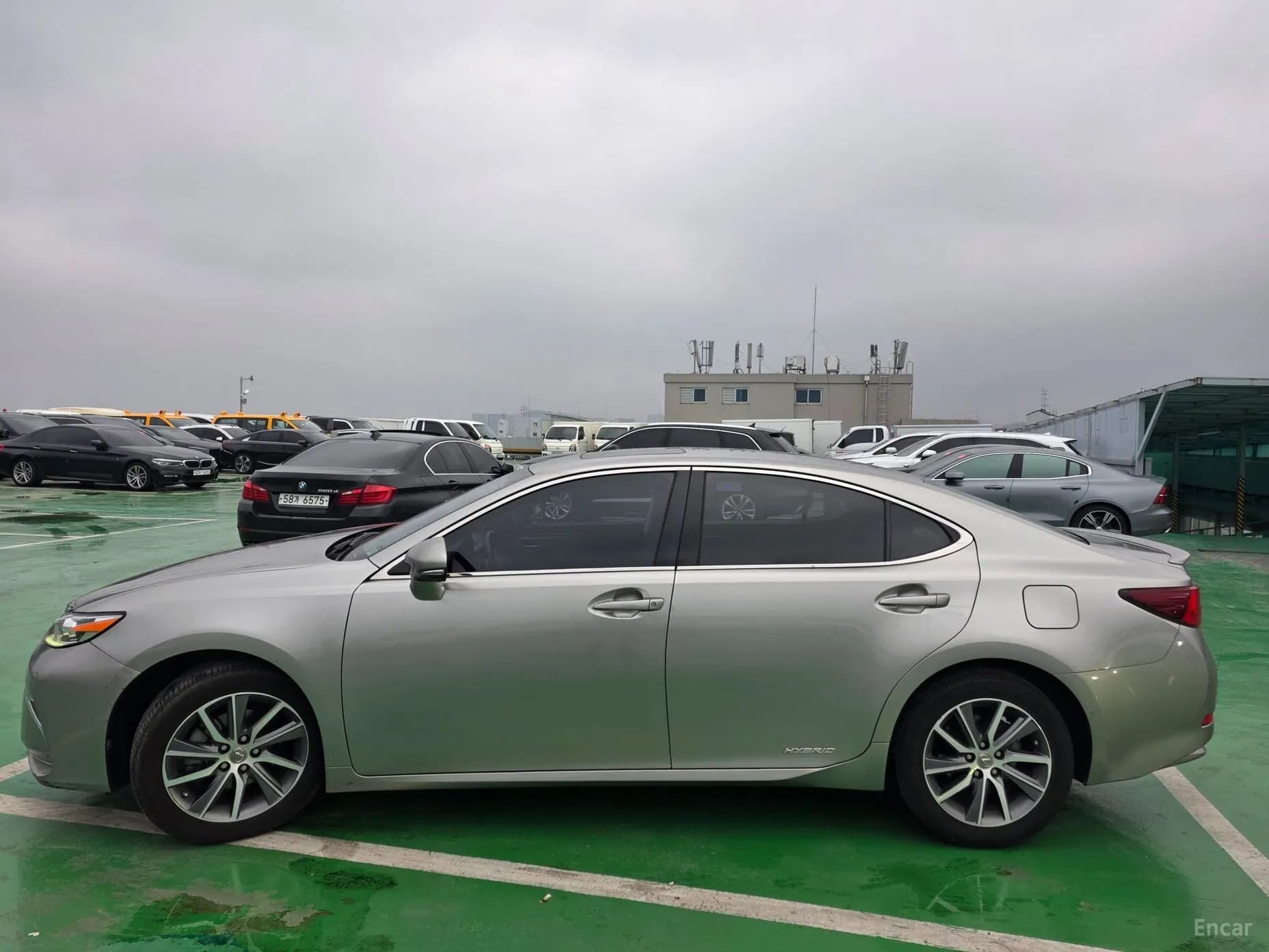 New ES300h