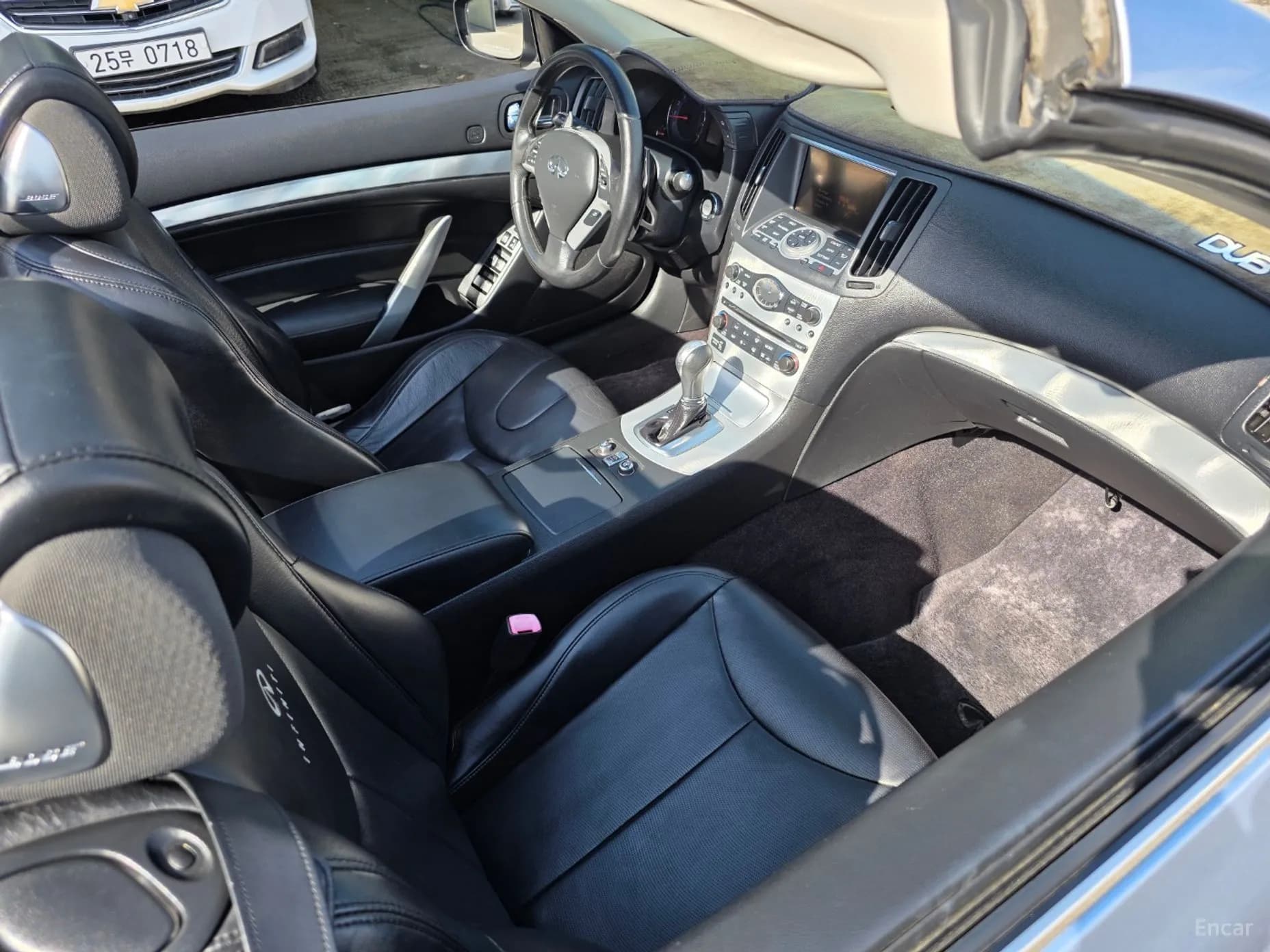 G37