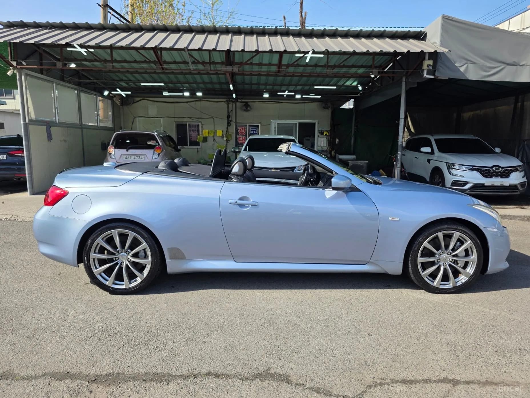 G37