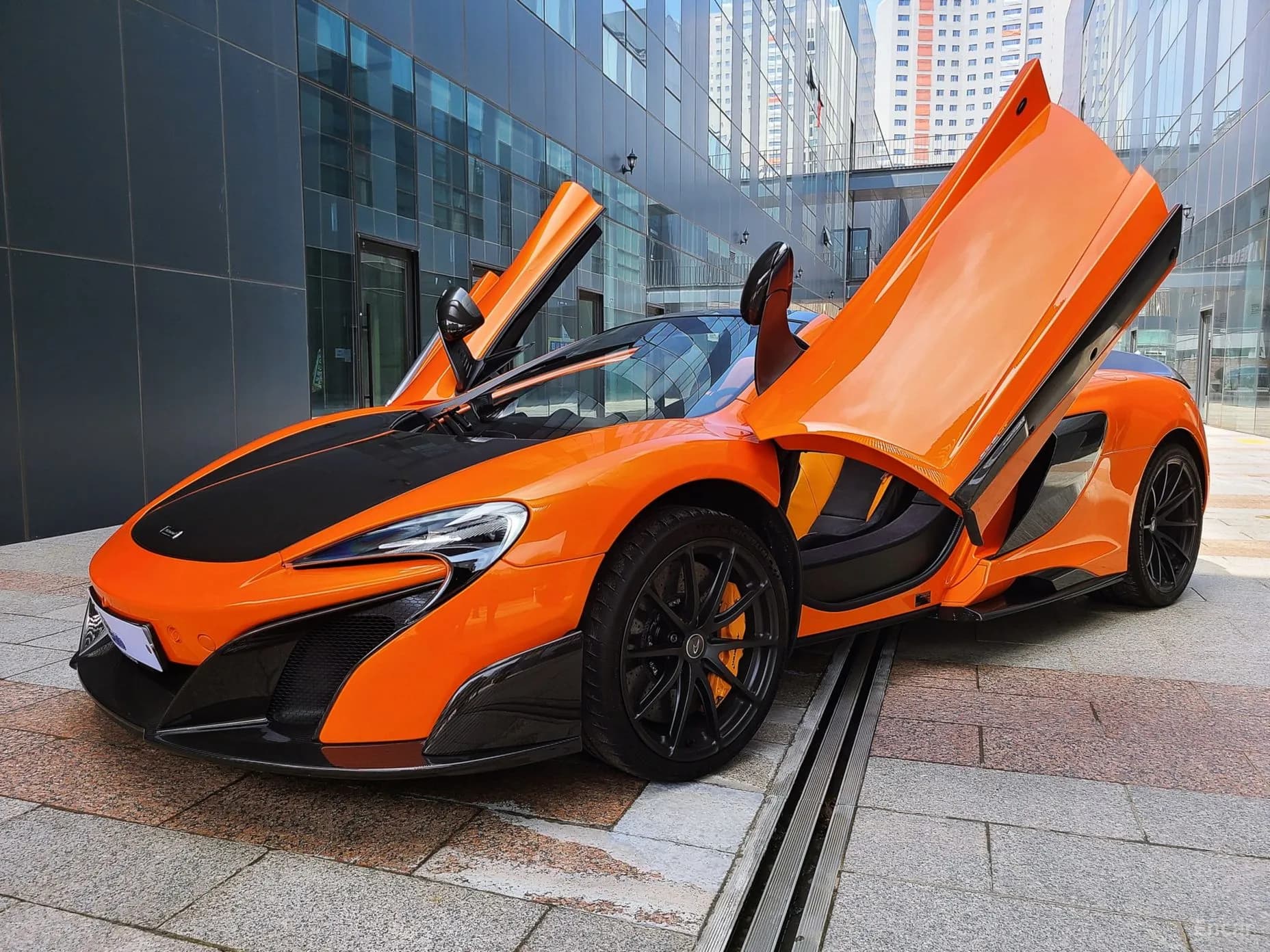 675LT