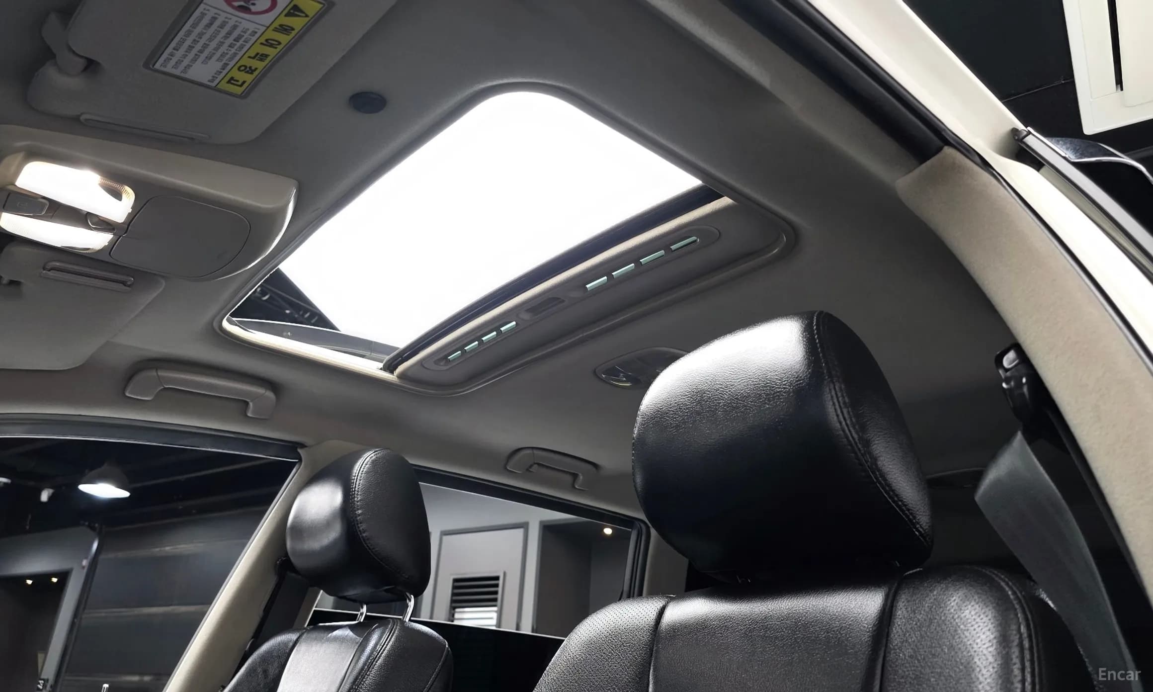 Rexton W