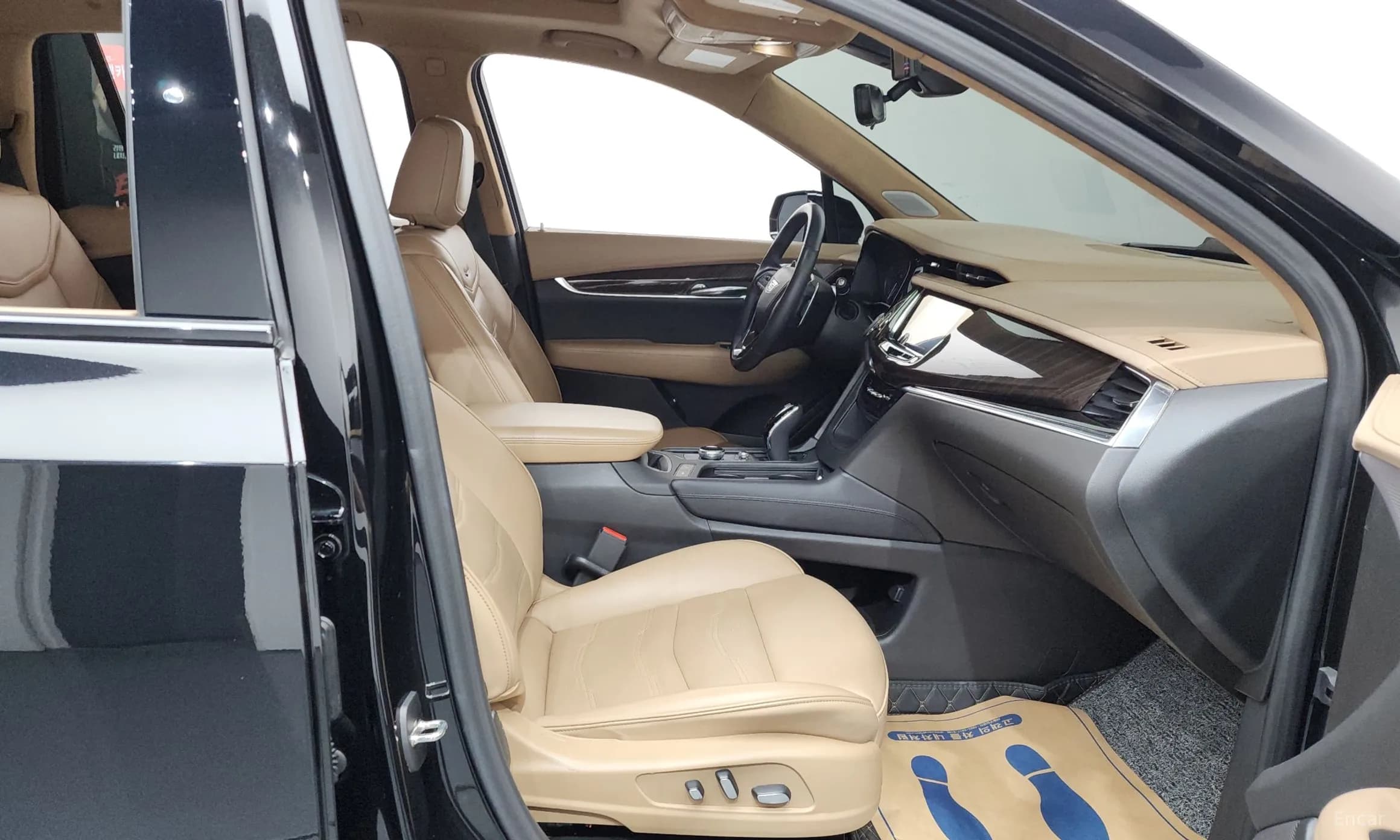 XT6