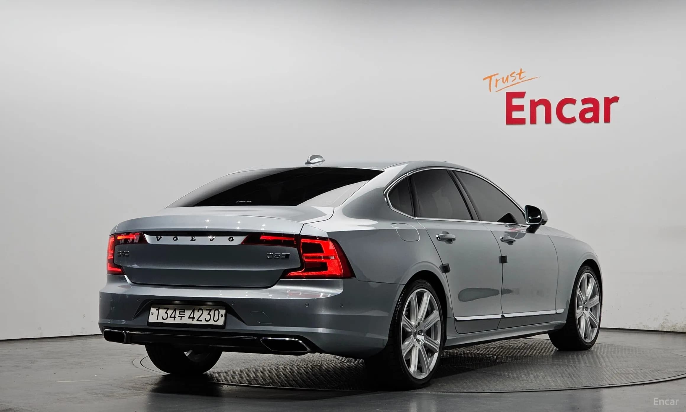 S90