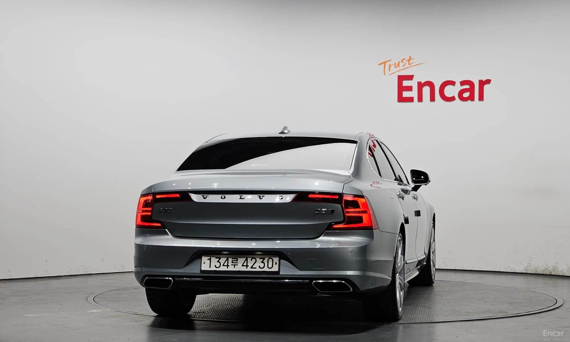 S90