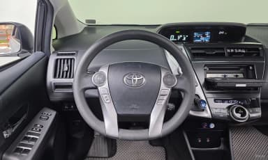 Prius V