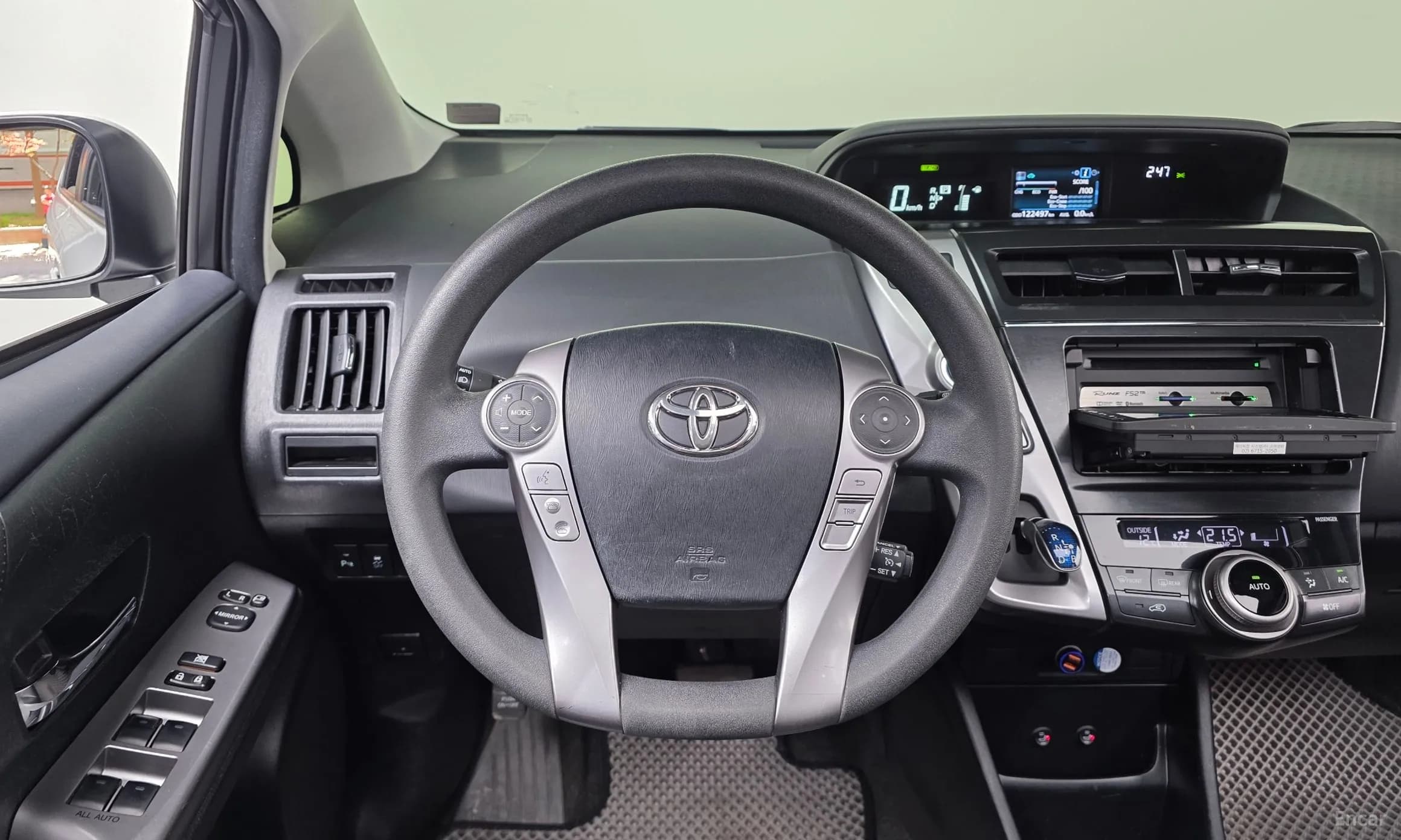 Prius V