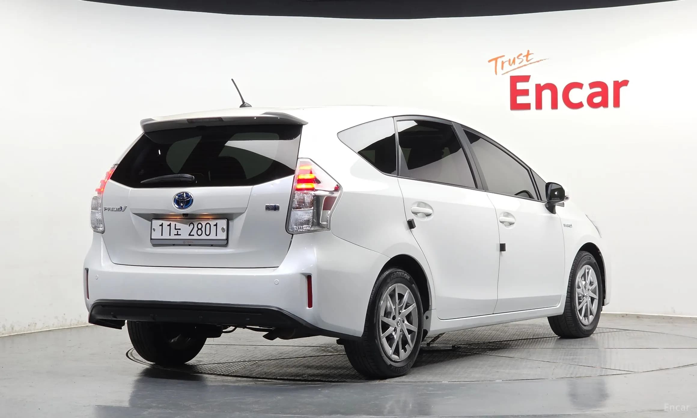 Prius V