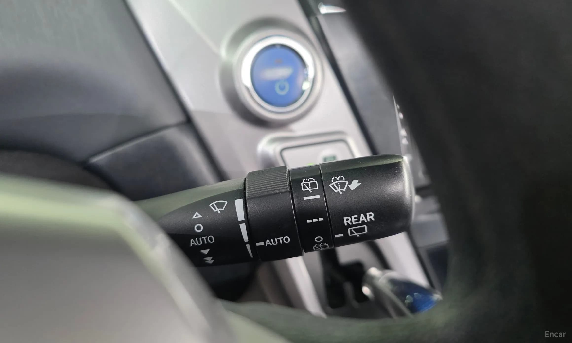 Prius V