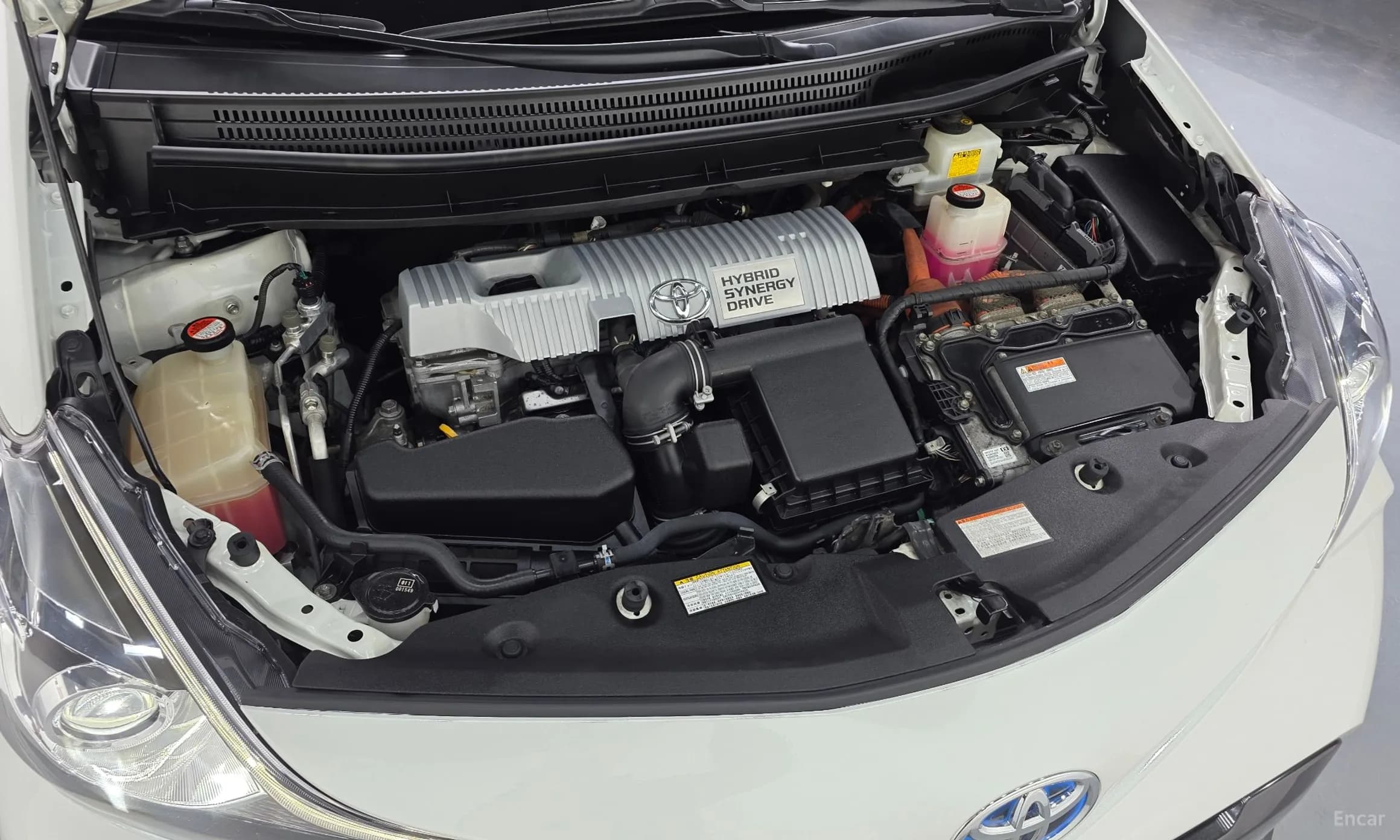 Prius V