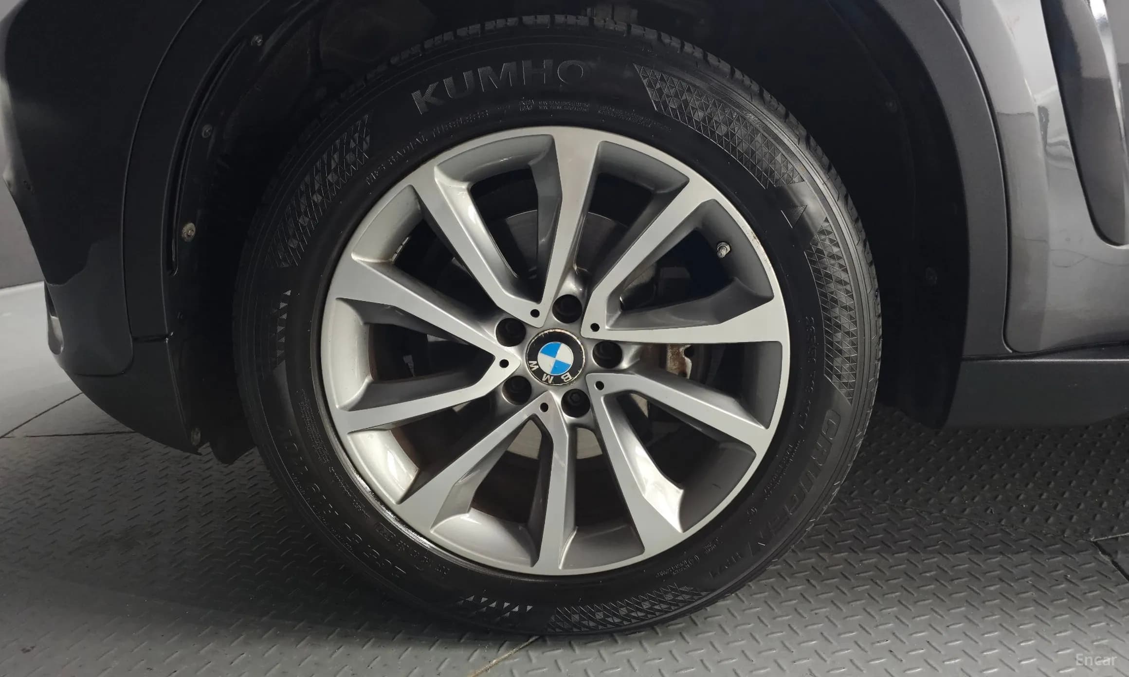 X6 (F16)