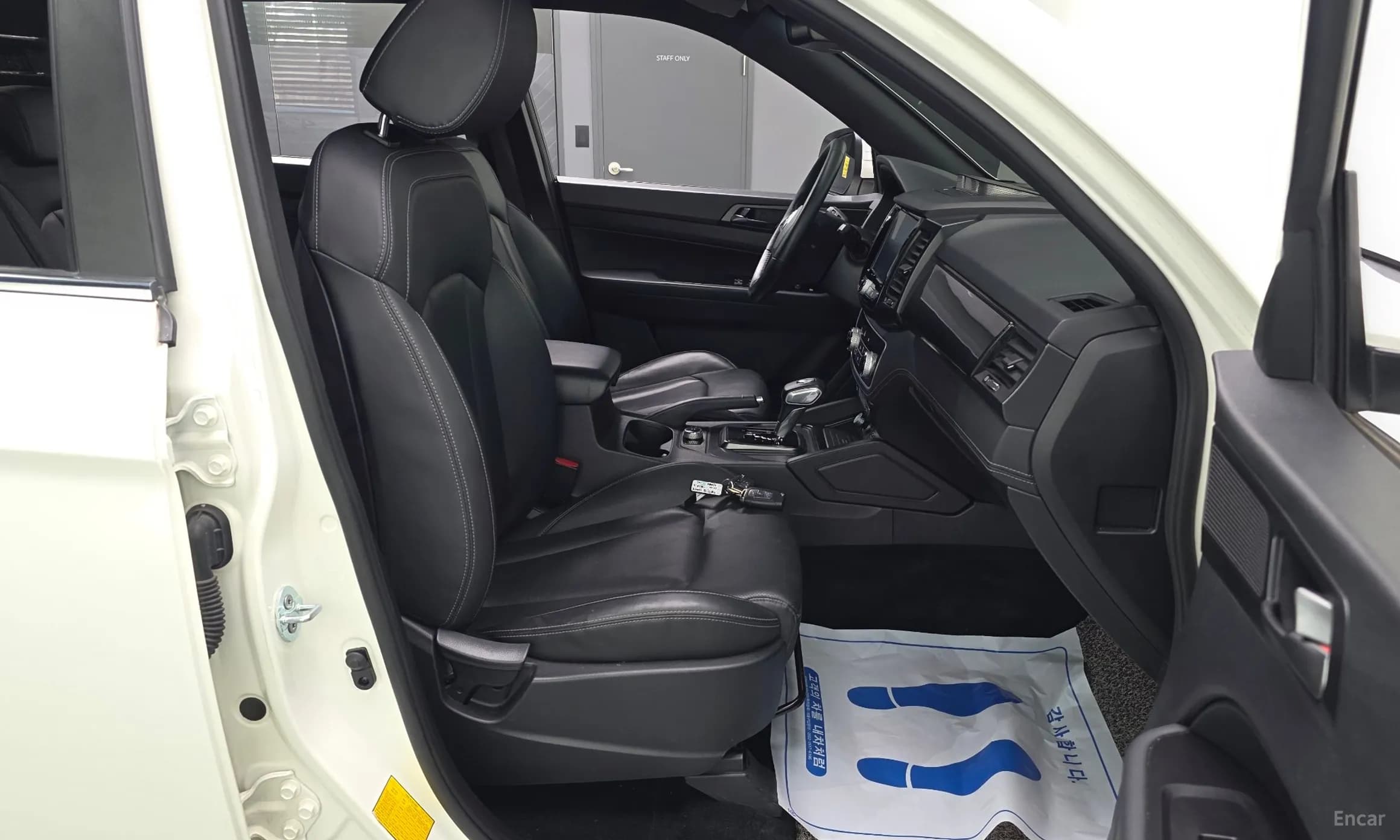 Rexton Sports Khan