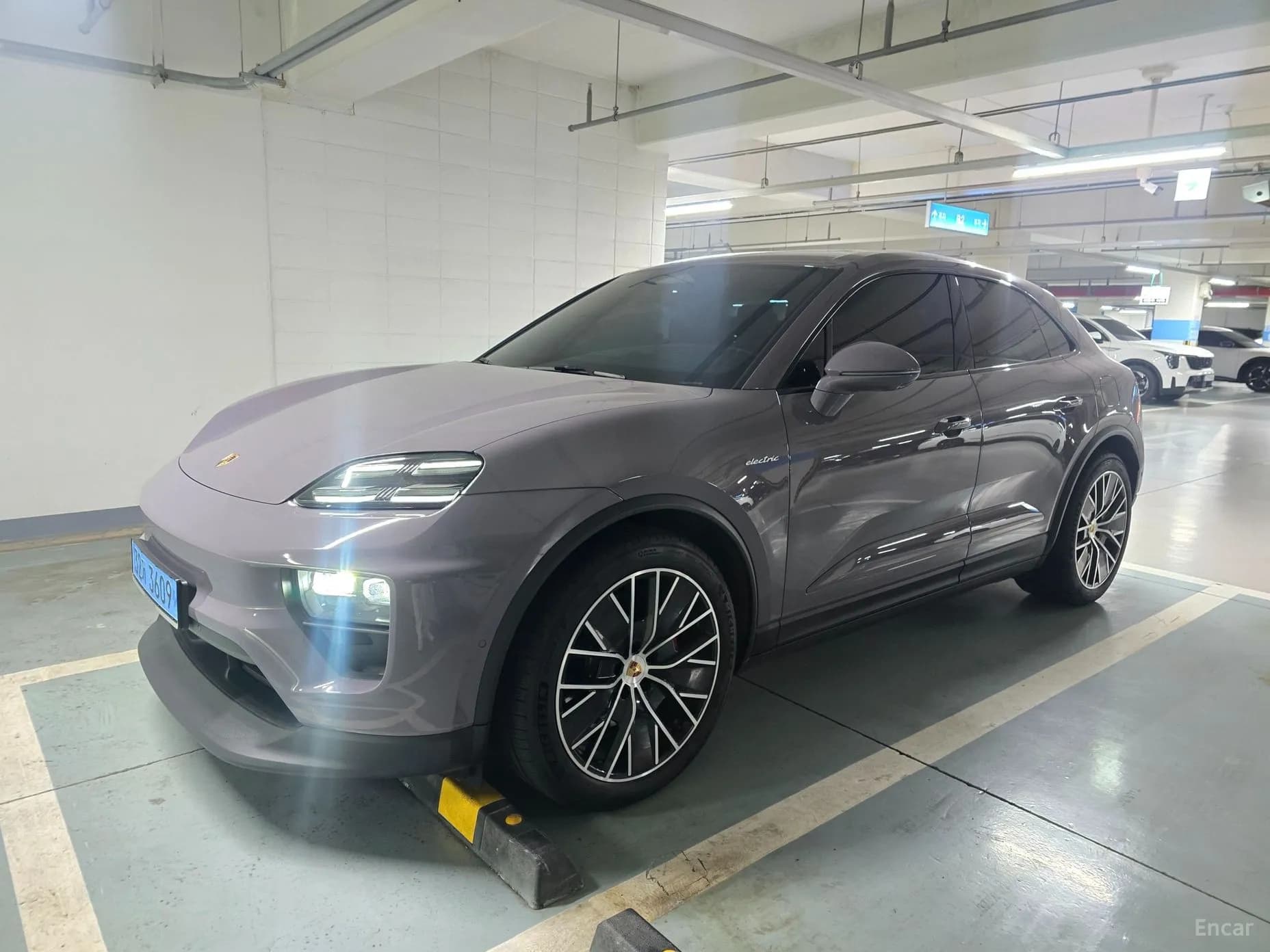 Macan EV