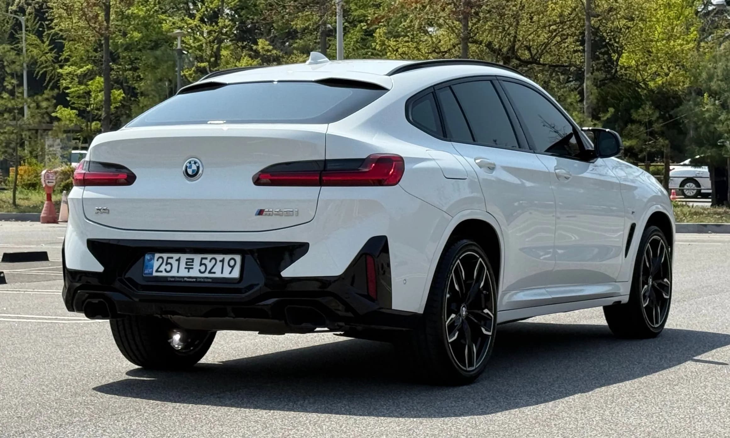 X4 (G02)