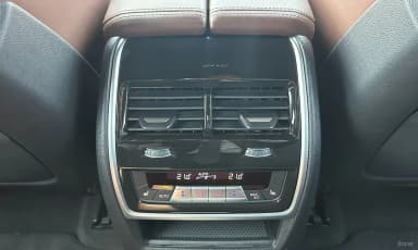 X6 (G06)