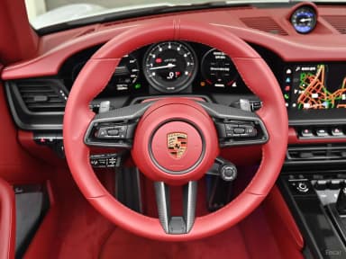 911 (992)