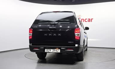 Rexton Sports Khan