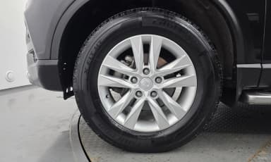 Rexton Sports Khan